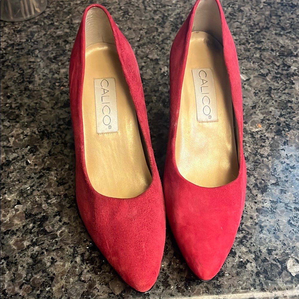 CALICO  Red Suede Pumps SZ 8